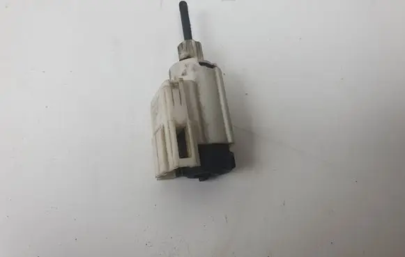 Volkswagen Transporter - Caravelle T5 Brake pedal sensor switch 8E0927189B 19322005 01281