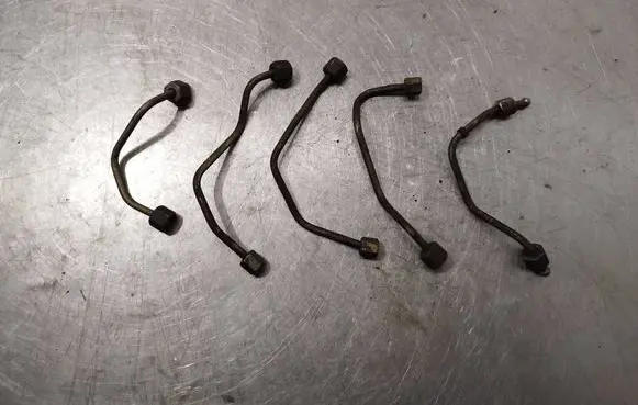 Peugeot 3008 I Fuel injector supply line/pipe