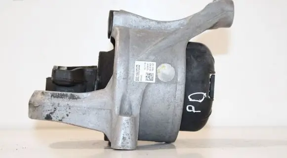 Audi A4 S4 B9 Engine mount bracket 8W0199372CD