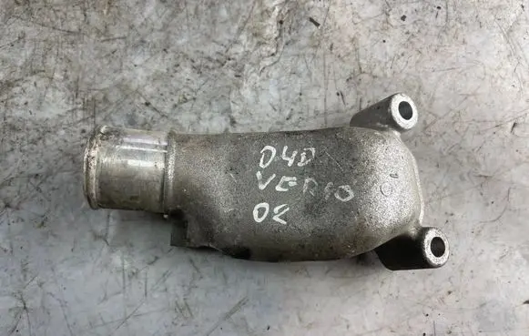 Toyota Corolla Verso E121 Engine coolant pipe/hose