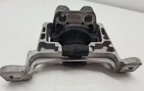 Ford Focus Engine mount bracket 3M516F012CJ