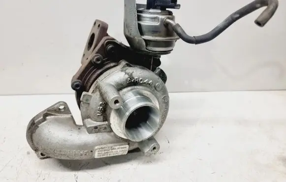 Volvo V40 Turbo 36010147