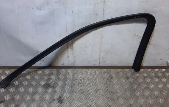 Porsche Cayenne (92A) Front door glass trim molding 7P0867672A 7P0867672