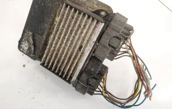 Toyota Avensis T250 Fuel injection control unit/module 8987120050