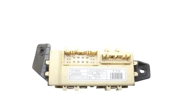 Hyundai Santa Fe Fuse module 919402W600