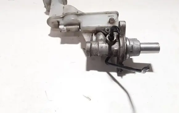 Nissan X-Trail T31 Master brake cylinder