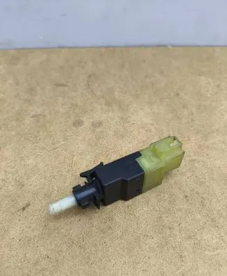 Mercedes-Benz E W211 Brake pedal sensor switch A0015456709