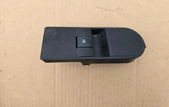 Opel Tigra B Electric window control switch 93162821 13197132 LK03459160