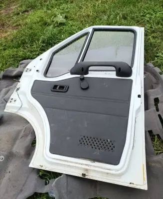 Door (2 Door Coupe)
