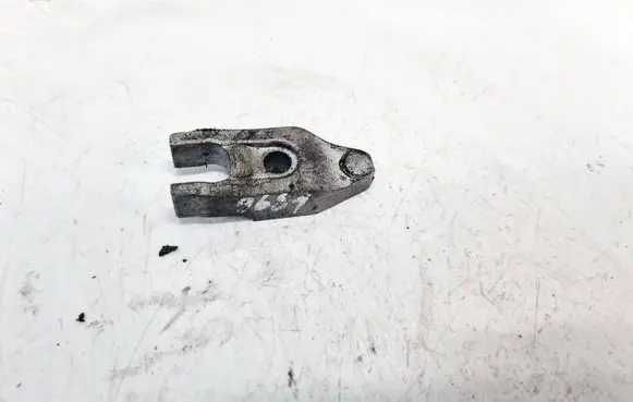 Opel Insignia A Fuel Injector clamp holder 
