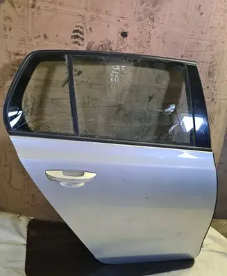 Volkswagen Golf VI Rear door