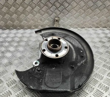 Front wheel hub