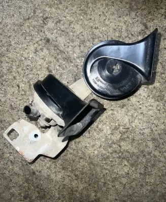 BMW 5 E60 E61 Horn signal 0092018