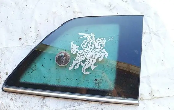 Opel Zafira B Rear side window AS3