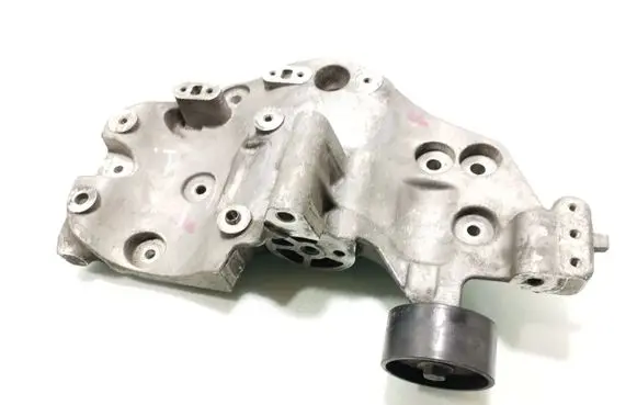 Mitsubishi Canter Generator/alternator bracket 504371326