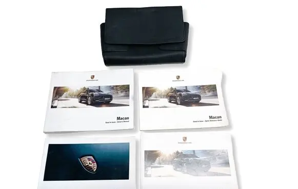 Porsche Macan (95B) Owners service history hand book 