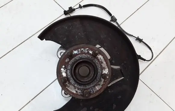 Opel Insignia A Front wheel hub spindle knuckle