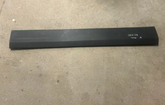 Volkswagen Crafter Front door trim (molding) 12533998 A9066900862 A9066905482