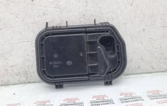 Audi A6 S6 C6 4F Headlight/headlamp dust cover 16016300