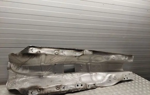 Volkswagen PASSAT CC Exhaust heat shield 3C0825661E 3C0825661