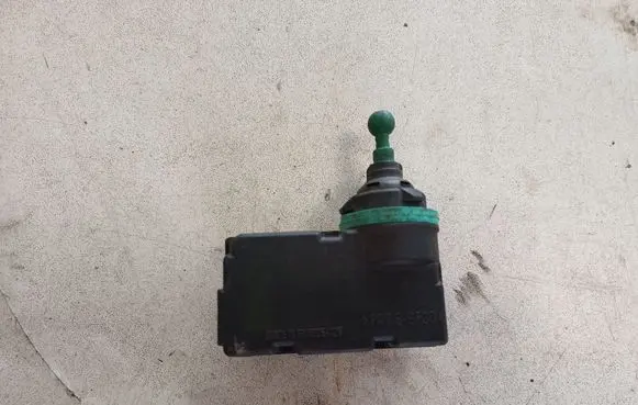 Volkswagen Golf V Headlight level adjustment motor 1J0941295F