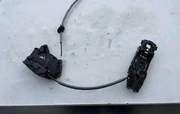 Volkswagen T-Roc Front door lock 5N0839885H 14382129S