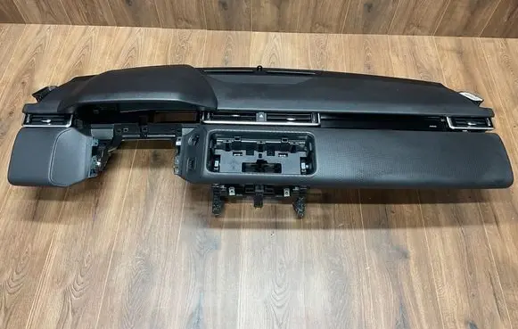 Land Rover Range Rover Velar Dashboard J8A204320 LR132719 J8A204320CH