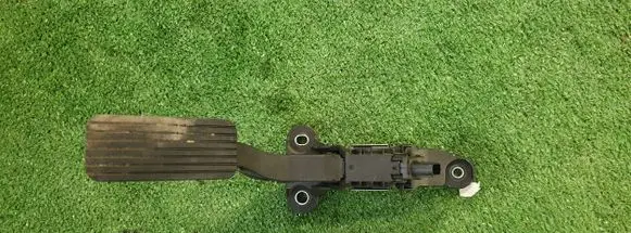 Hyundai Kona I Accelerator throttle pedal 32700-XXXXX