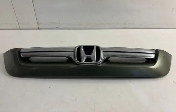 Front bumper upper radiator grill