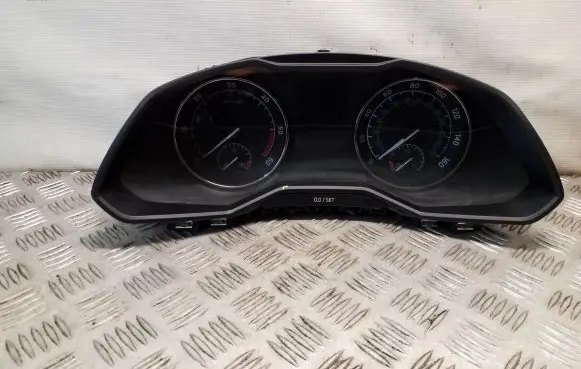 Skoda Superb B8 (3V) Speedometer (instrument cluster) 3V0920941A