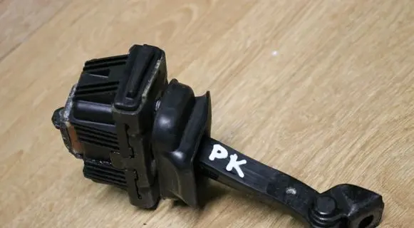 BMW 3 E90 E91 Front door check strap stopper 7176807
