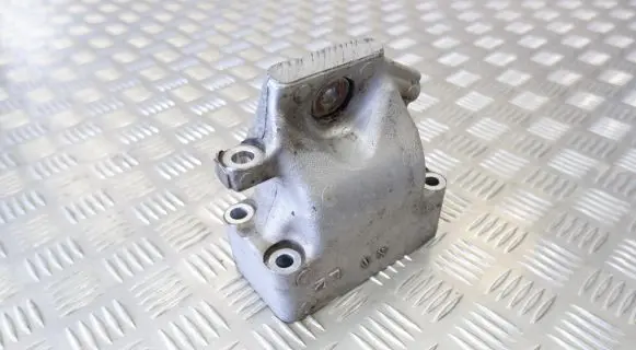 Lexus LS 460 - 600H Engine mounting bracket 1231538050