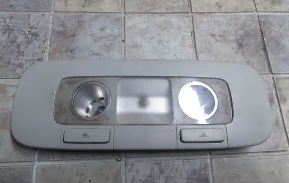 Volkswagen Golf Plus Front seat light 947291