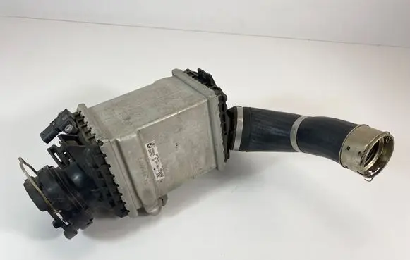 BMW 5 G30 G31 Intercooler radiator 8619391 228281