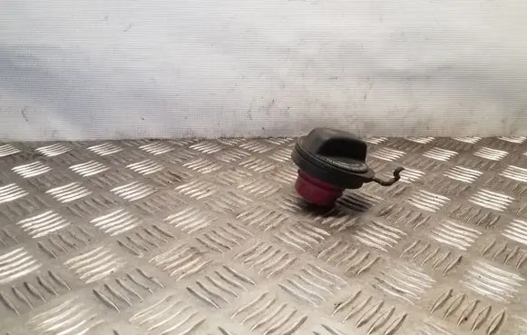 Volvo XC70 Fuel tank filler cap 