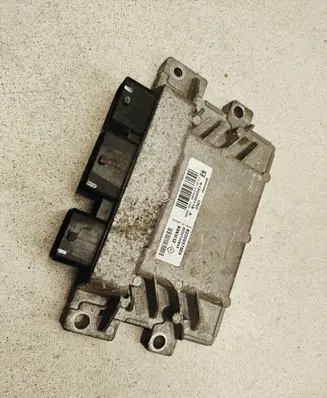 Renault Clio III Engine control unit/module ECU 8200937869 8200700695 S120200116A
