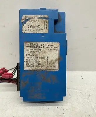 Mitsubishi Pajero Fuse module MR445952 G8C500M