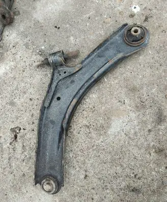 Nissan Qashqai Front lower control arm/wishbone