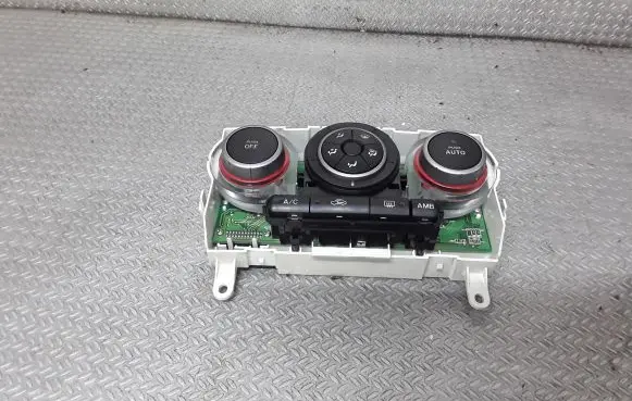 Mazda 3 I Climate control unit