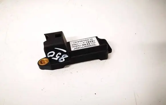 Audi A3 S3 8L Airbag deployment crash/impact sensor 8L0959643C