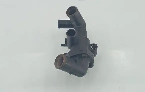 Volkswagen PASSAT B6 Thermostat/thermostat housing 6C1Q9K478AC ASSY 6C1Q8A586AC