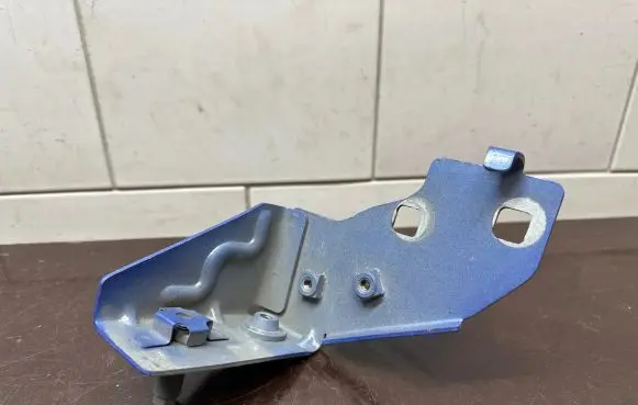 Renault Clio IV Other engine bay part 641802835R