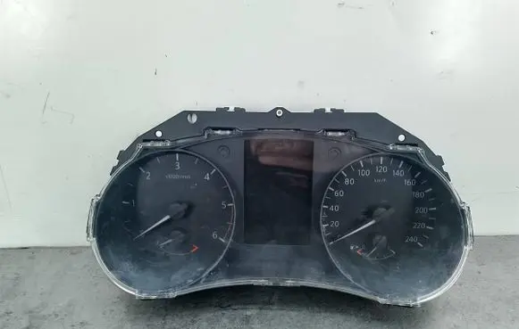 Nissan Qashqai Speedometer (instrument cluster)