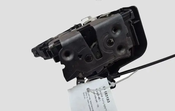 Volvo V50 Front door lock 30799302