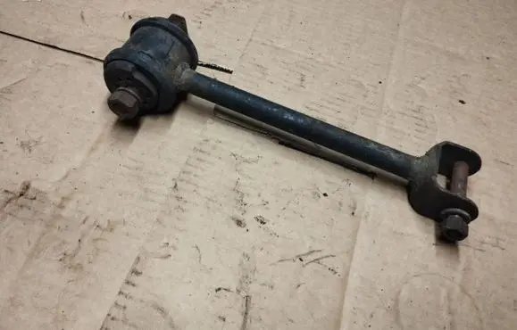 Rear control arm