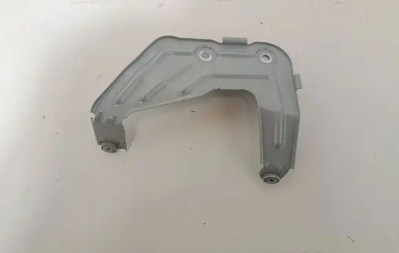 BMW X3 G01 Fender mounting bracket 7424677