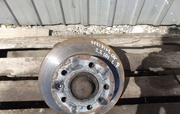 Mercedes-Benz Sprinter W901 W902 W903 W904 Front wheel hub spindle knuckle