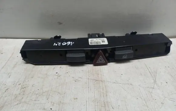 Opel Zafira B Hazard light switch 13100105 03758075