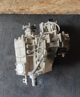 Toyota Land Cruiser (J120) Gearbox transfer box case 