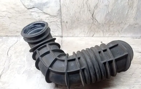 Ford Focus Intercooler hose/pipe 98AB9R504AD
